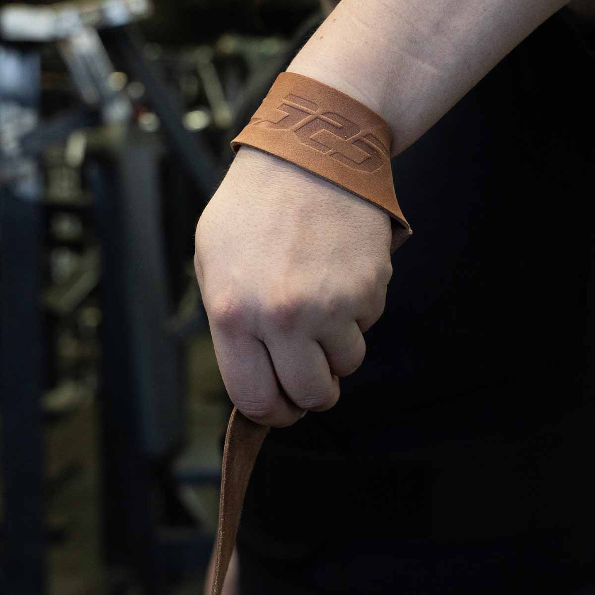 industry leather lifting straps for lucy underdown