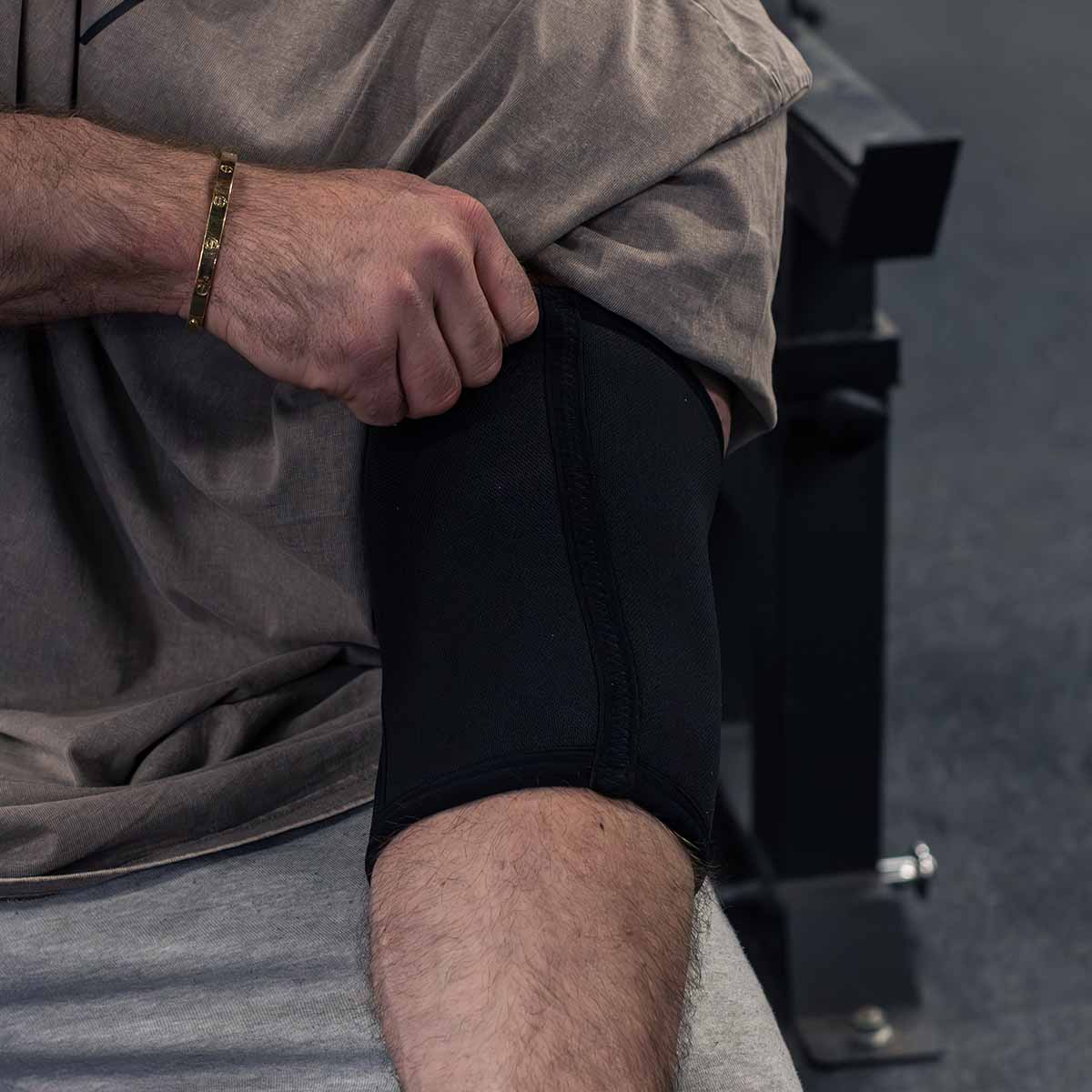 INDUSTRY NEOPRENE ELBOW SLEEVES