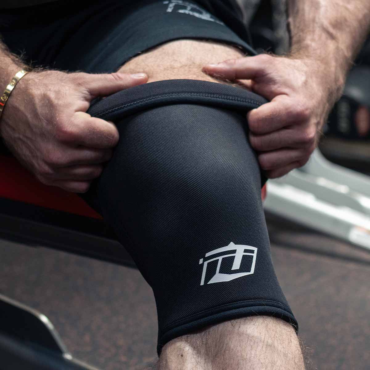 INDUSTRY NEOPRENE KNEE SLEEVES